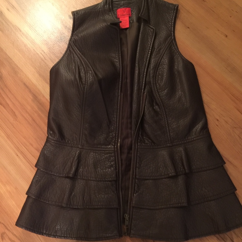 V Christina leather style sleeveless vest Sz Small